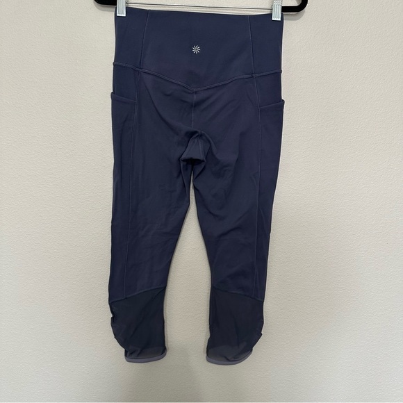 Athleta women’s salutation stash pocket II Capri pants blue mesh panel S small - Picture 3 of 3